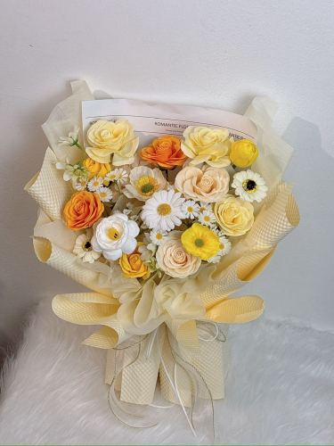 13 Stalks Mix Soap Flower Bouquet (Honey & Daisies)