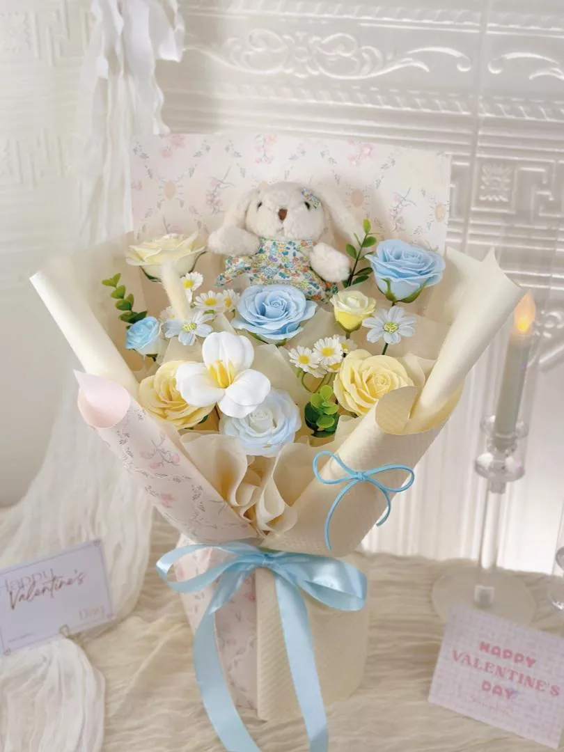 [Valentine's Day 2026] 7 stalks Soap Flower Bouquet with Bunny (VS03)