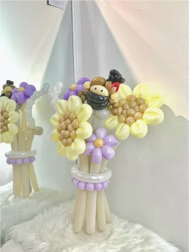 Balloon Flower Bouquet | Graduation 4 Stalks