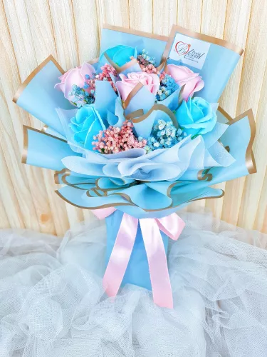 Pink & Blue Soap Rose Bouquet