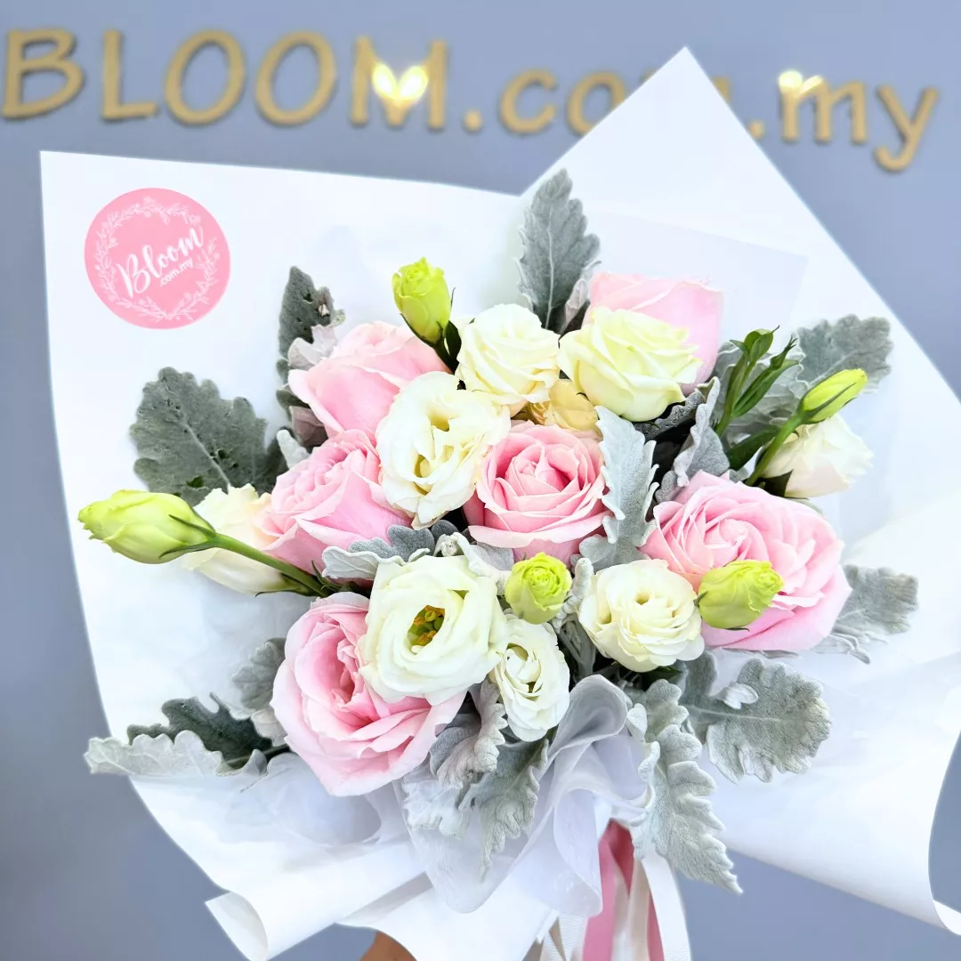 Valentine Hand Bouquet 01