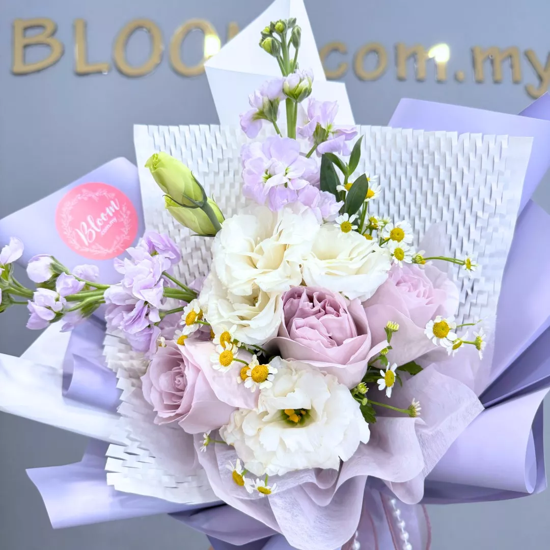 Valentine Hand Bouquet 03