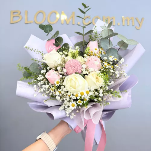 Valentine Hand Bouquet 04