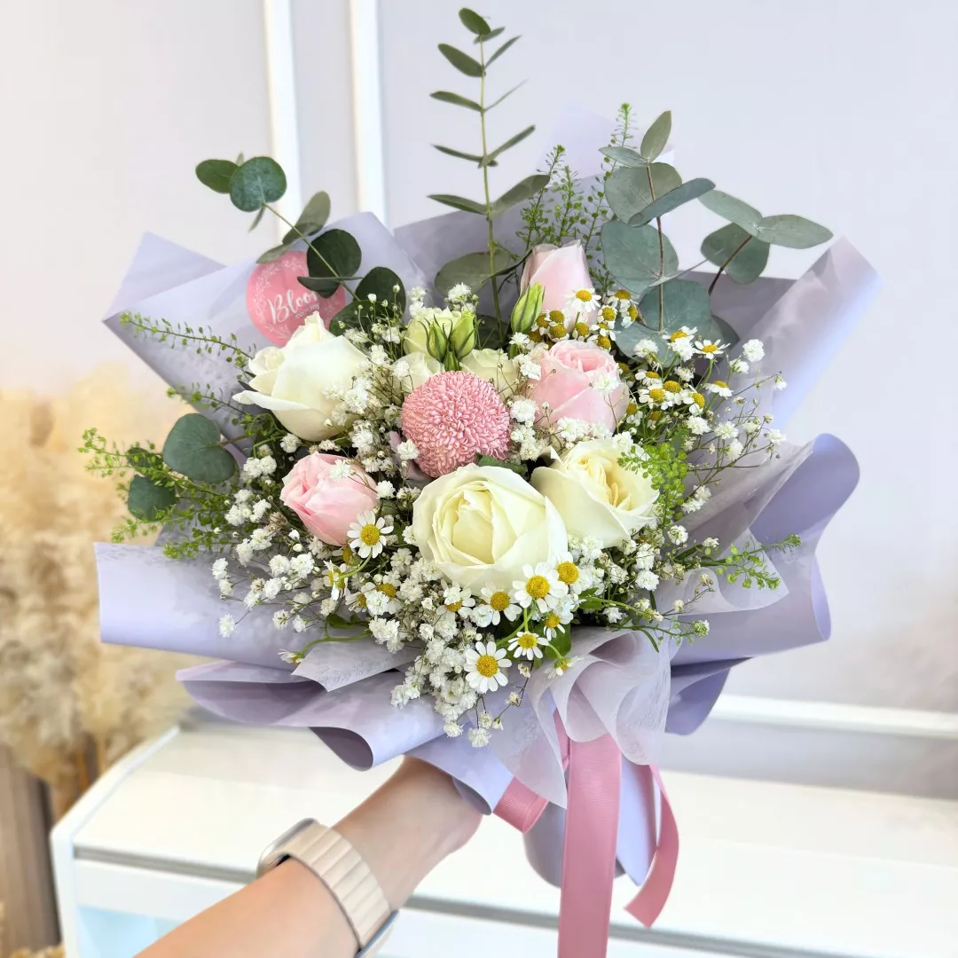 Valentine Hand Bouquet 04