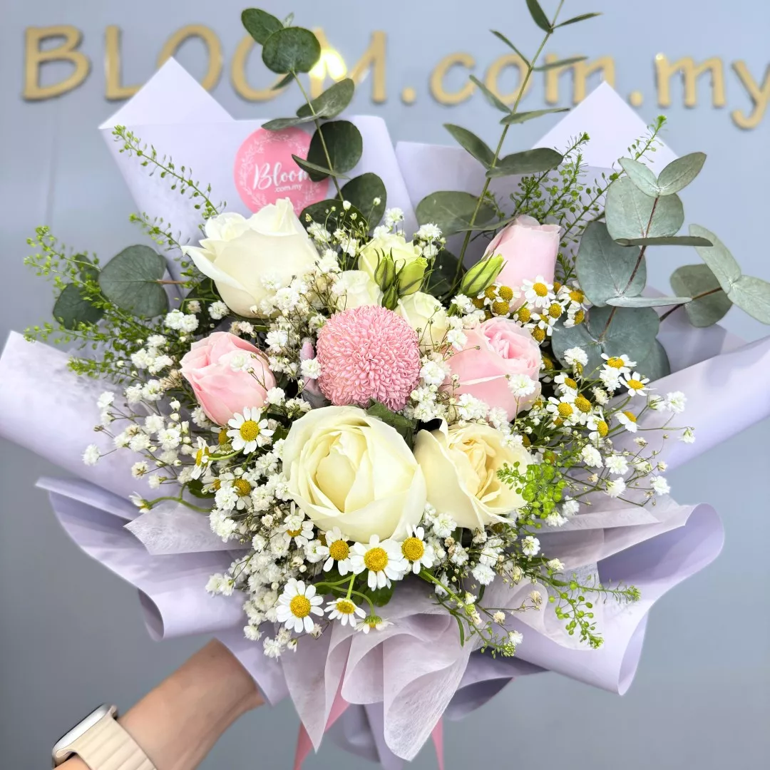 Valentine Hand Bouquet 04