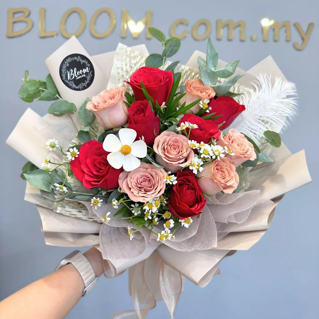 Valentine Hand Bouquet 08