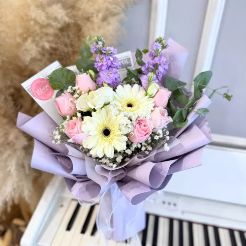 Valentine Hand Bouquet 10