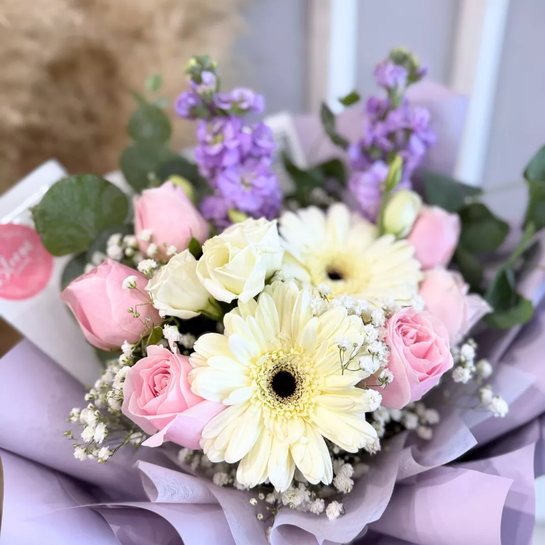 Valentine Hand Bouquet 10