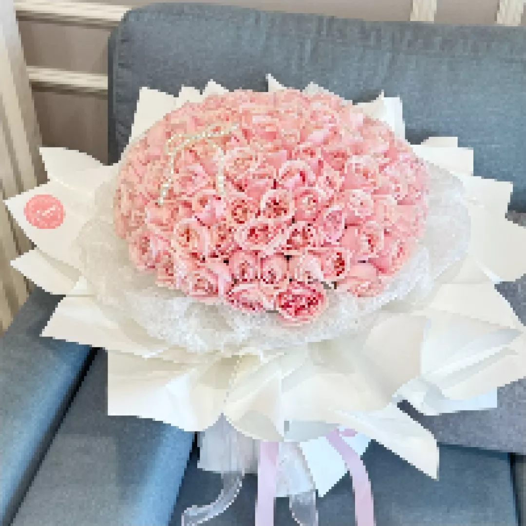 Valentine Hand Bouquet 12