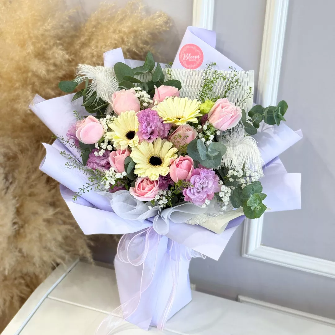 Valentine Hand Bouquet 13