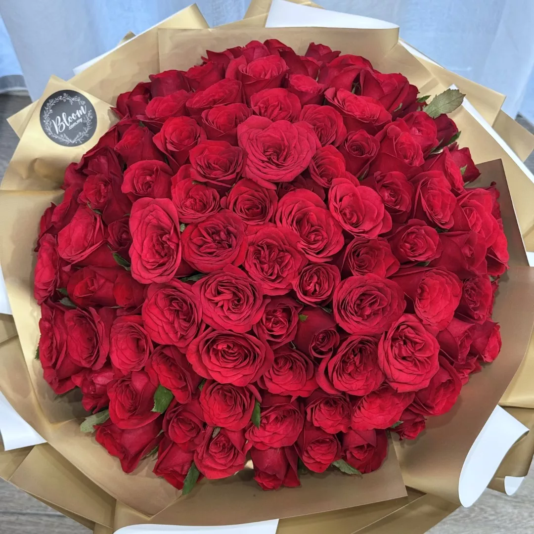 Valentine Hand Bouquet 14