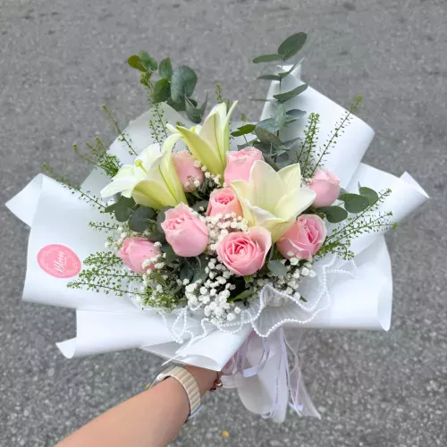 Valentine Hand Bouquet 15