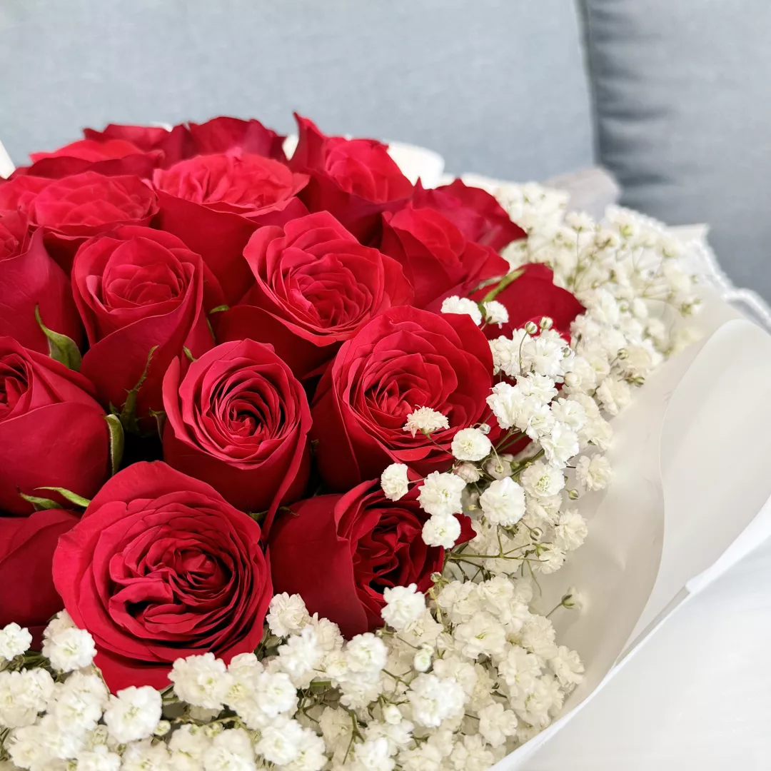 Valentine Hand Bouquet 16