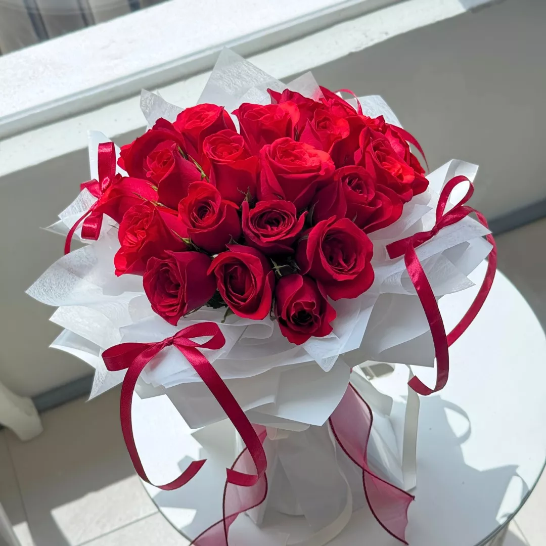 Valentine Hand Bouquet 17