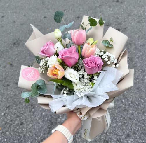 Valentine Tulip Hand Bouquet 03