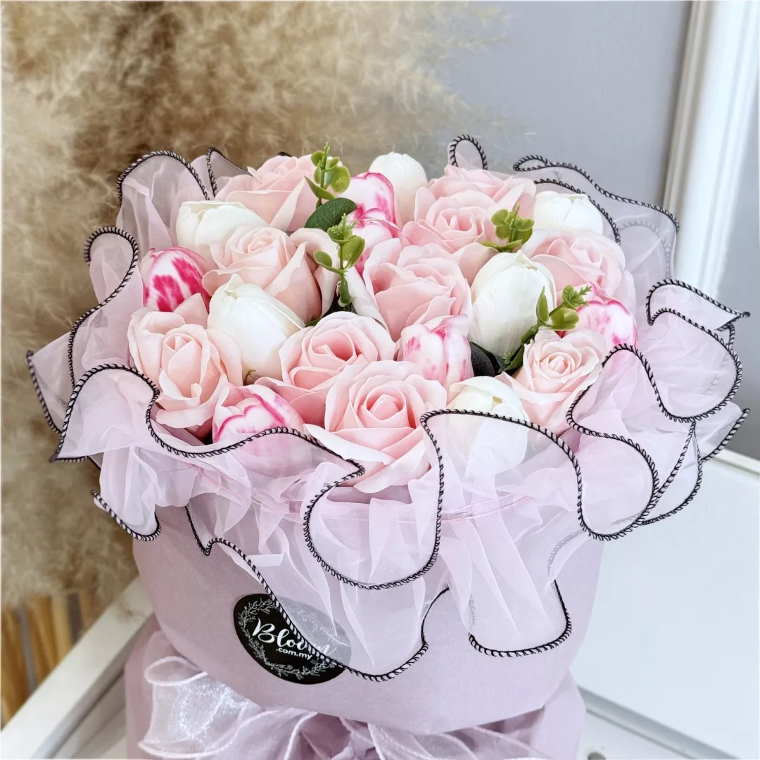  Valentine Soap Bouquet 24