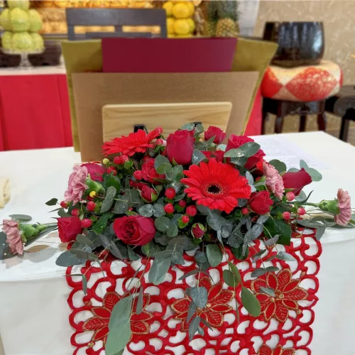 Table Flowers Arrangement 01