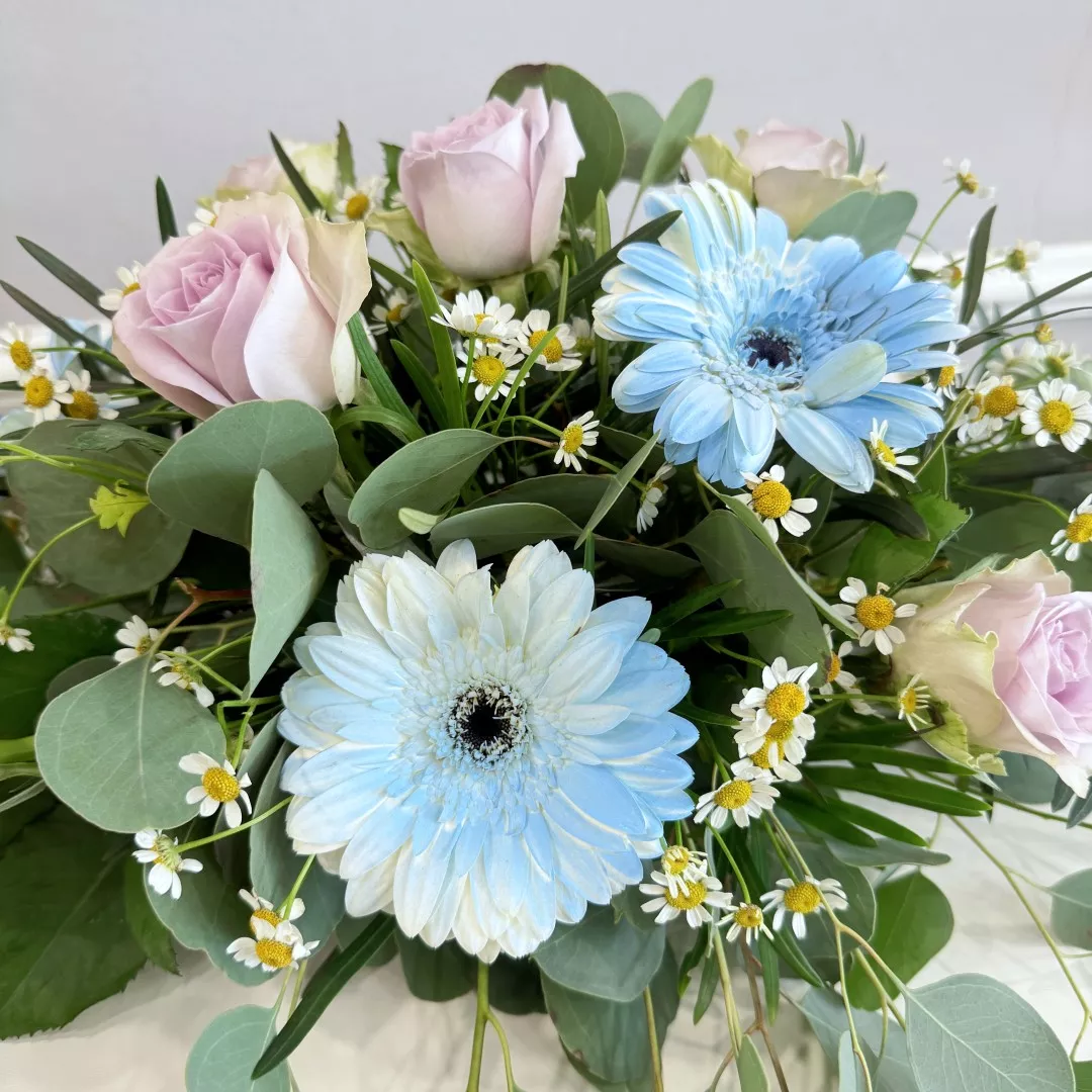 Table Flowers Arrangement 02