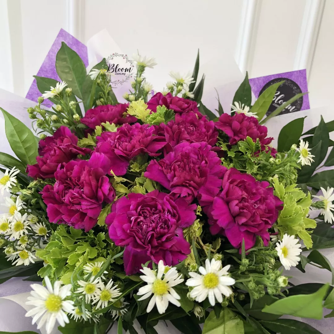 Carnation Hand Bouquet 02