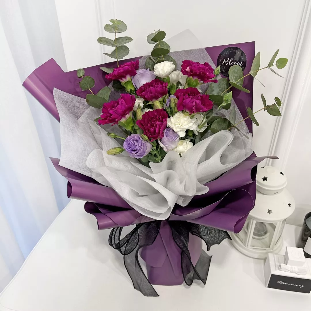 Carnation Hand Bouquet 03