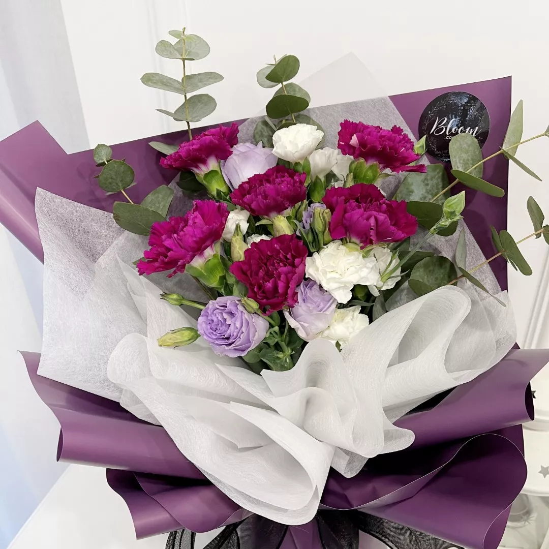 Carnation Hand Bouquet 03