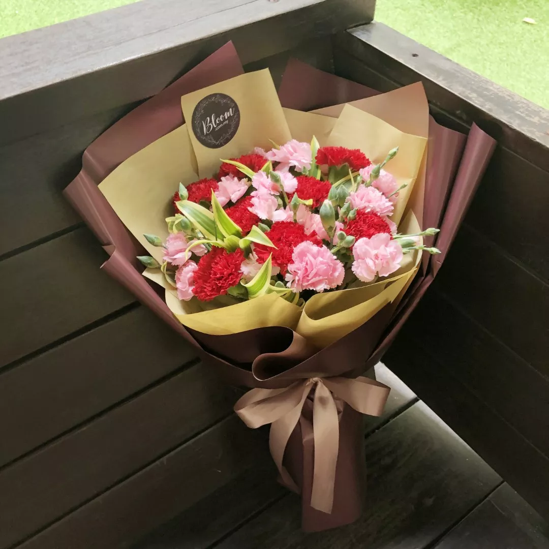 Carnation Hand Bouquet 05