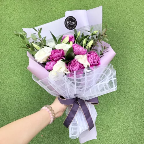 Carnation Hand Bouquet 06