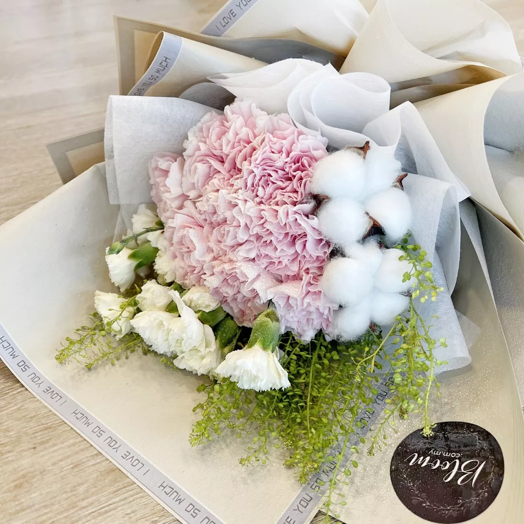 Carnation Hand Bouquet 07