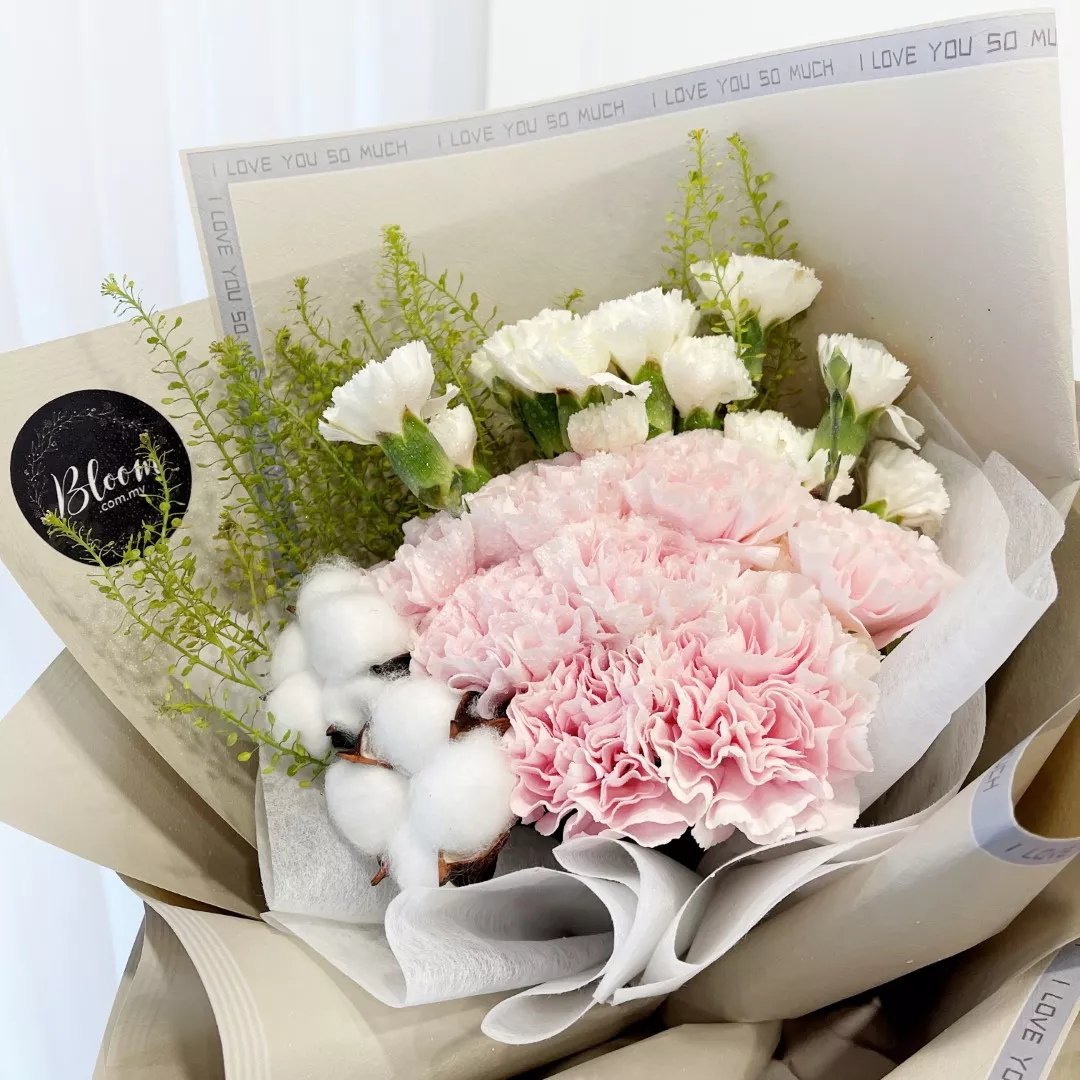 Carnation Hand Bouquet 07