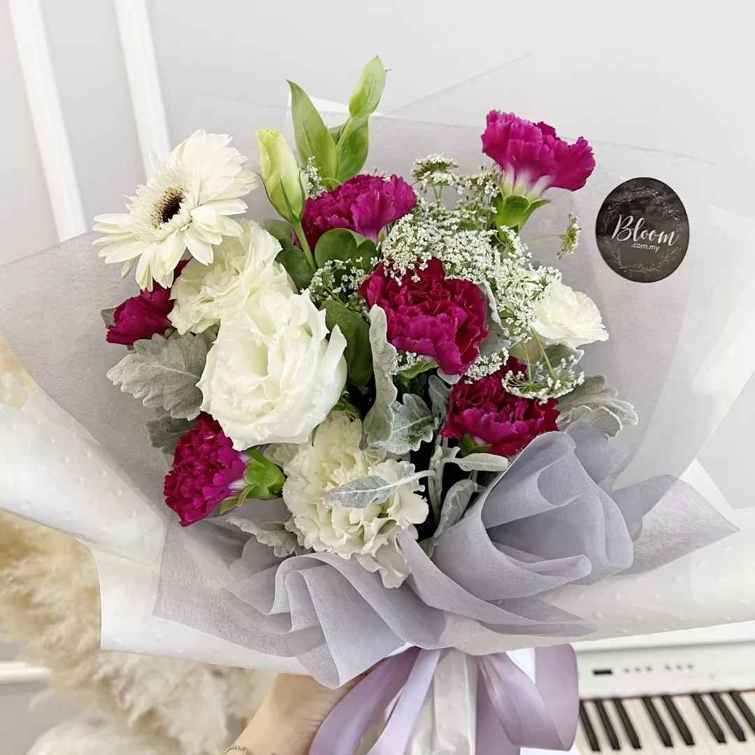 Carnation Hand Bouquet 08