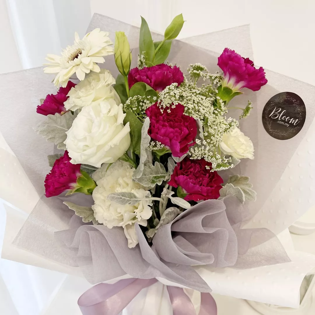 Carnation Hand Bouquet 08