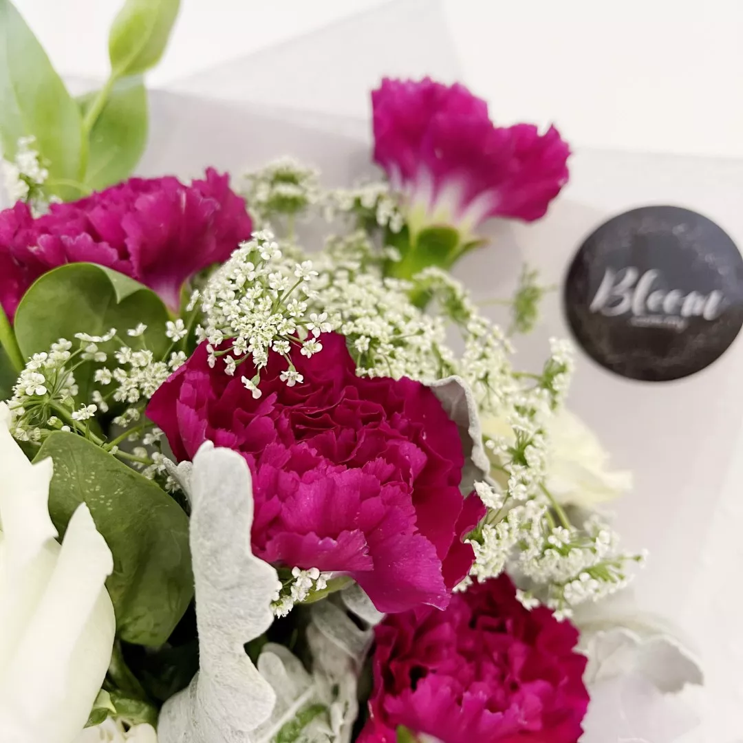 Carnation Hand Bouquet 08