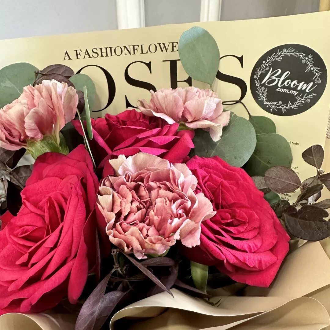 Carnation Hand Bouquet 26