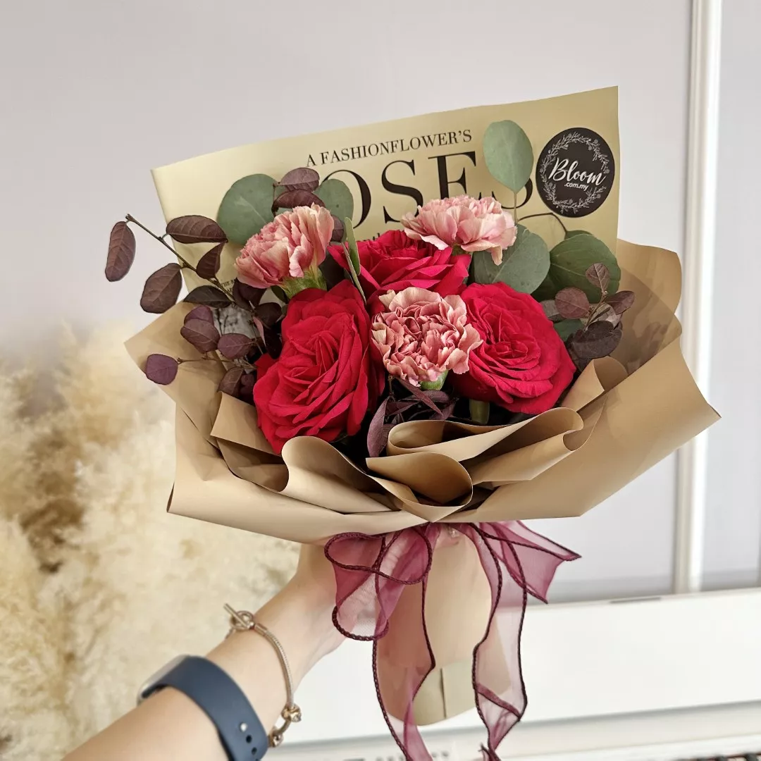 Carnation Hand Bouquet 26