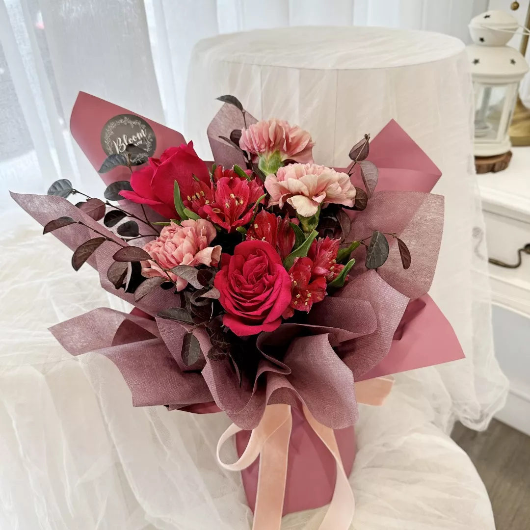 Carnation Hand Bouquet 27