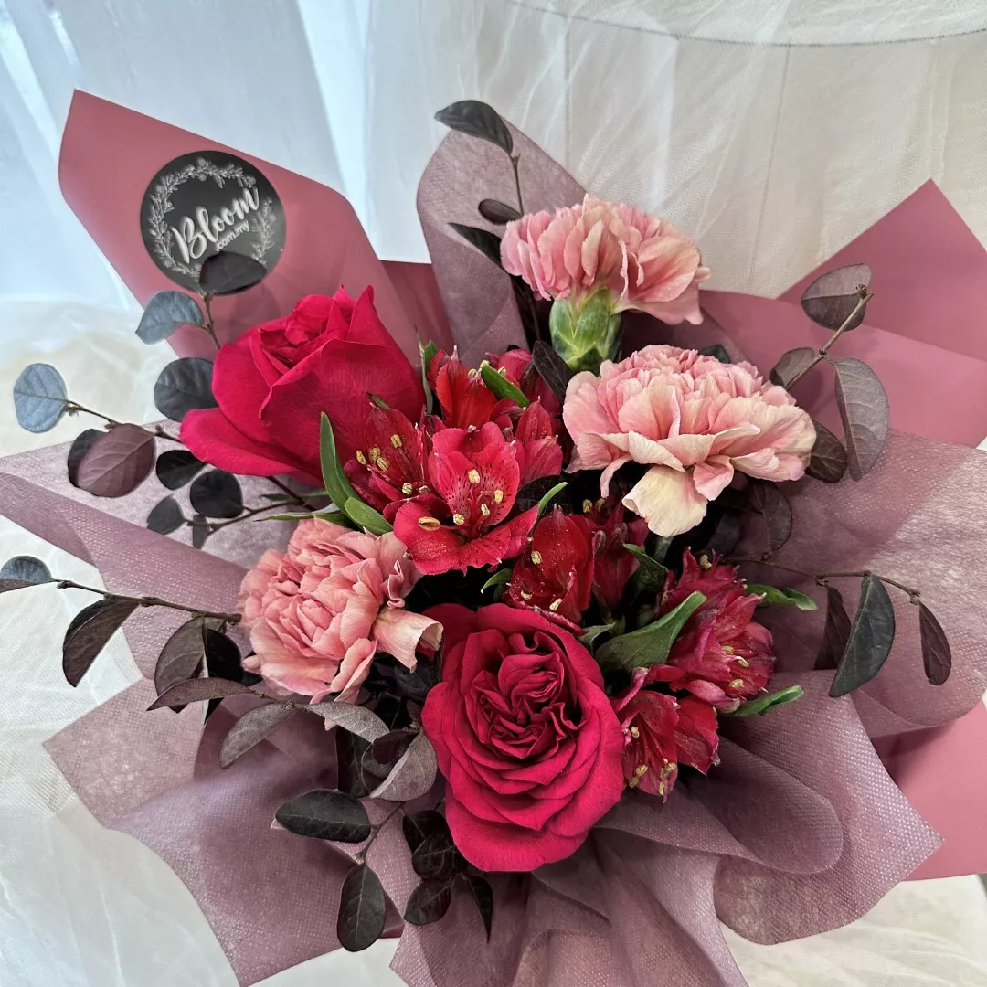 Carnation Hand Bouquet 27