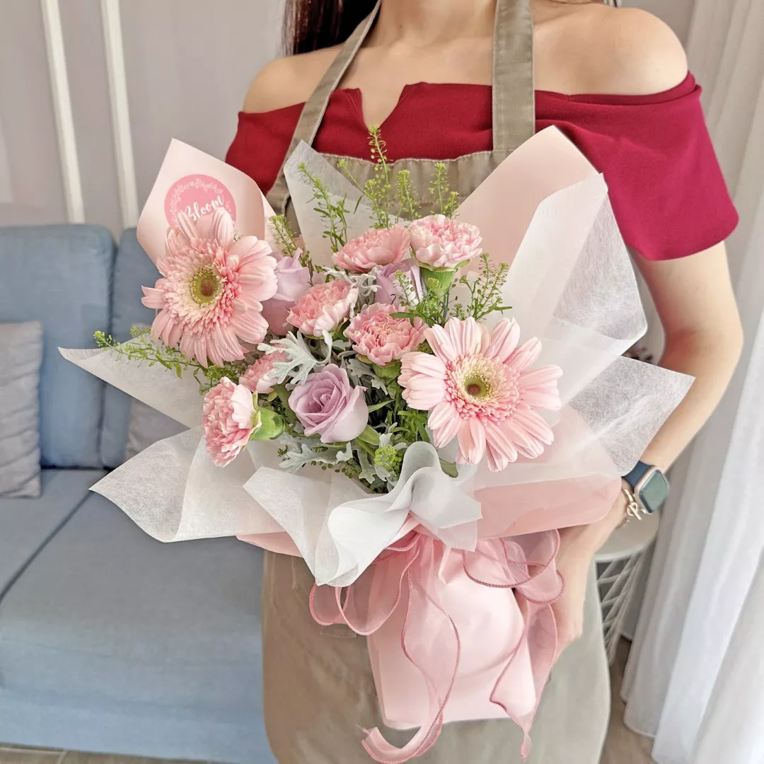 Carnation Hand Bouquet 29