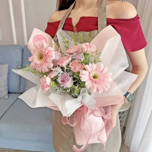 Carnation Hand Bouquet 29