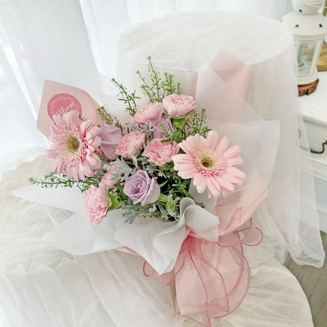 Carnation Hand Bouquet 29