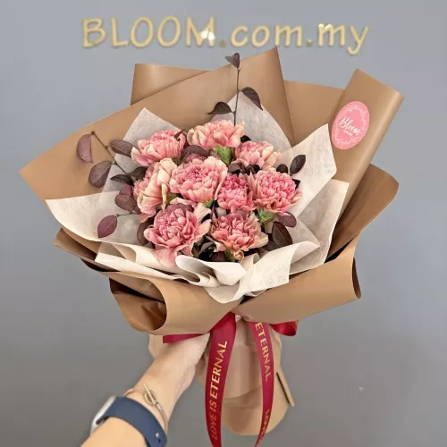 Carnation Hand Bouquet 30