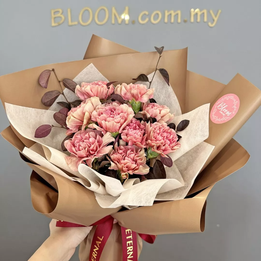 Carnation Hand Bouquet 30