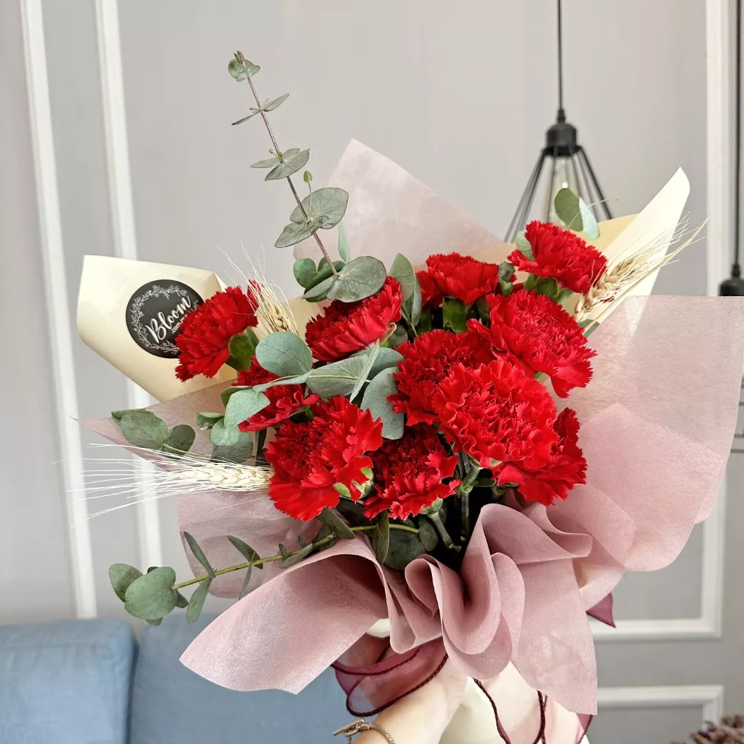 Carnation Hand Bouquet 31