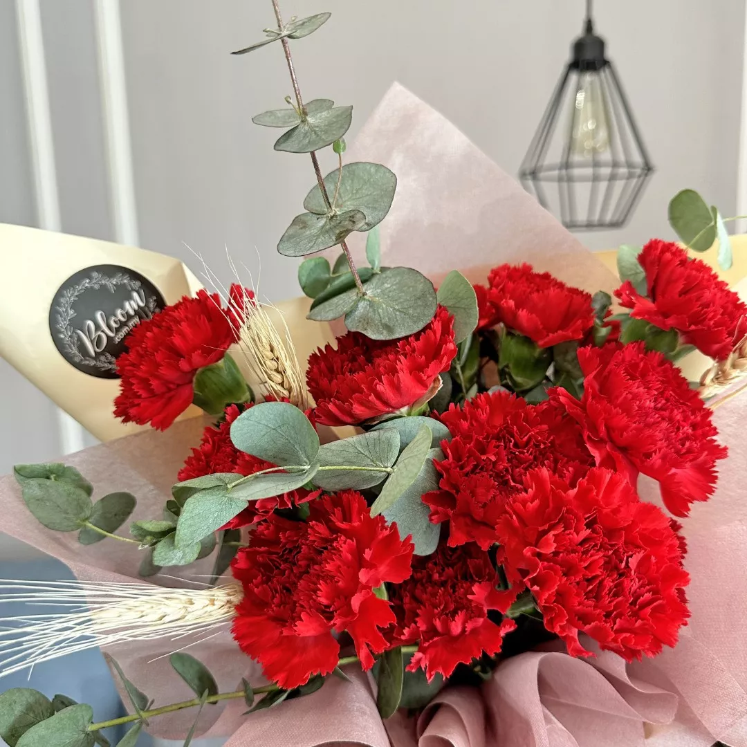 Carnation Hand Bouquet 31