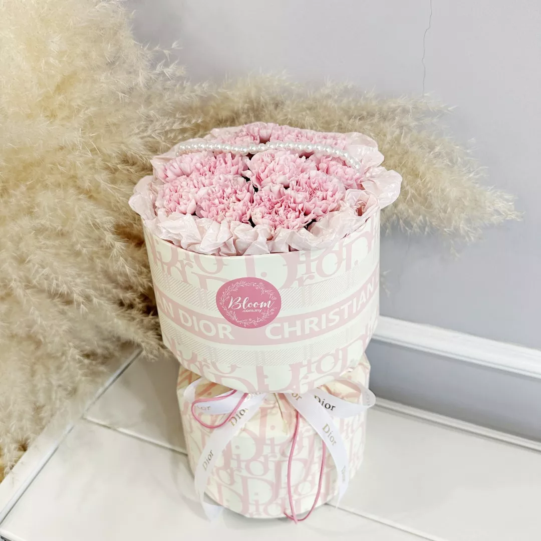 Carnation Hand Bouquet 32