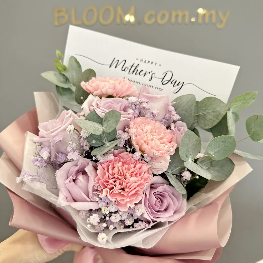 Carnation Hand Bouquet 33