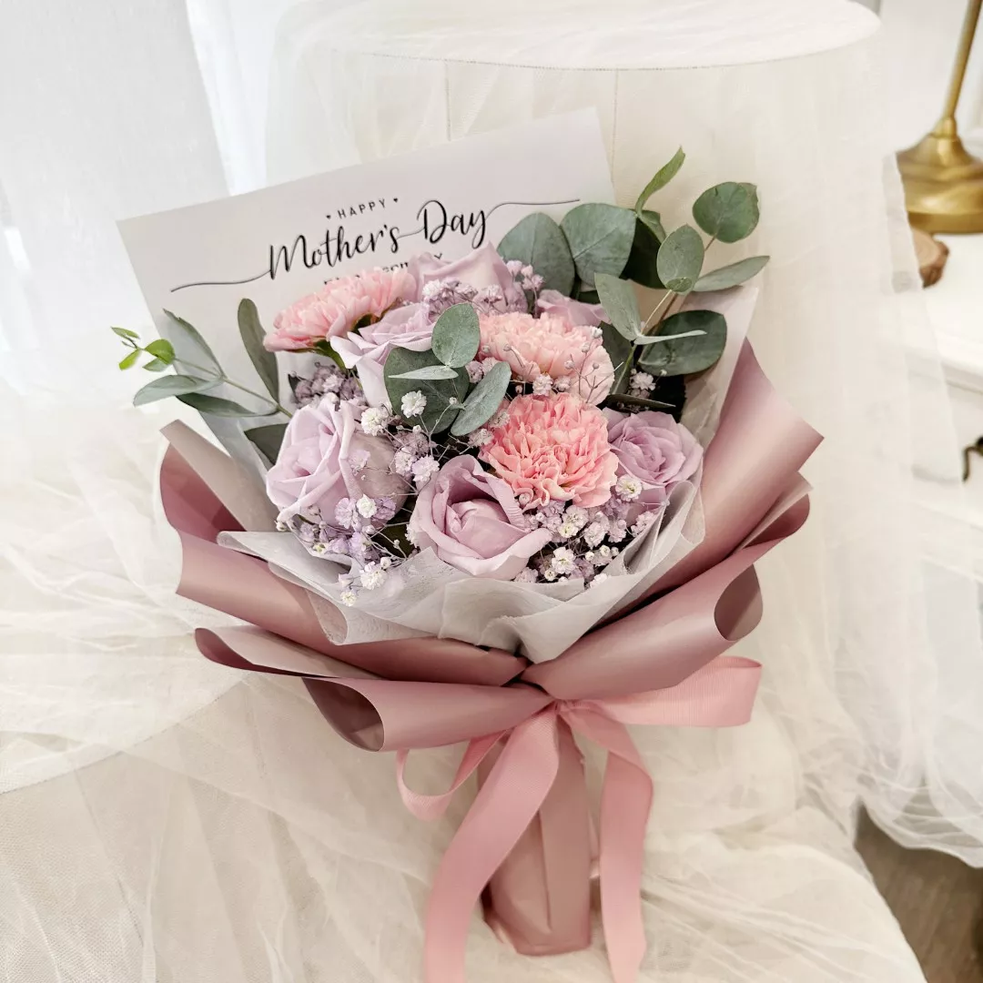 Carnation Hand Bouquet 33