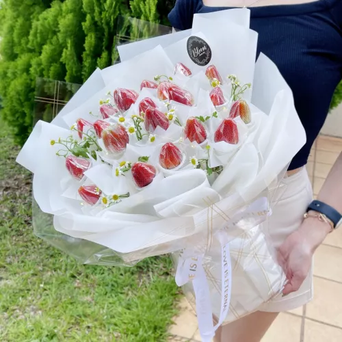 Strawberry Bouquet 01