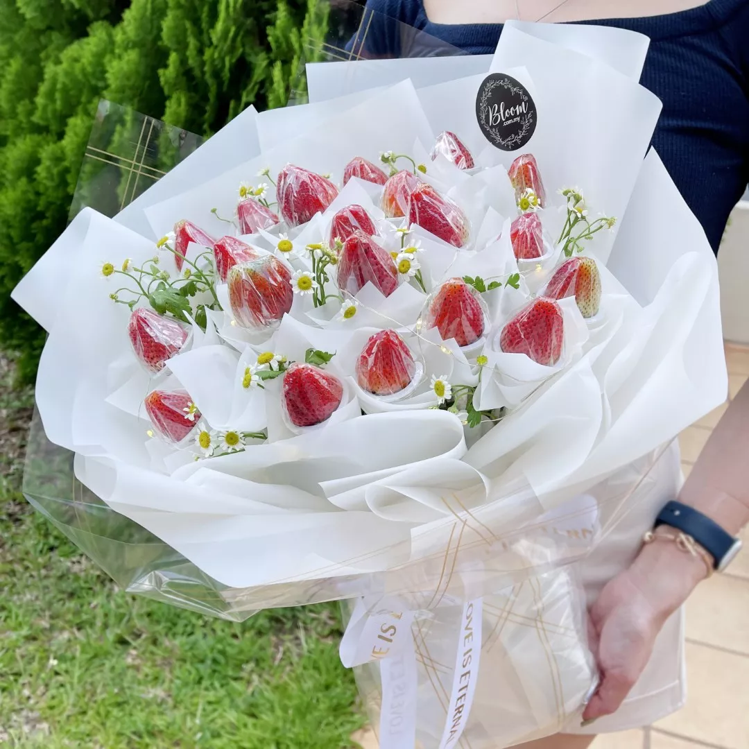 Strawberry Bouquet 01