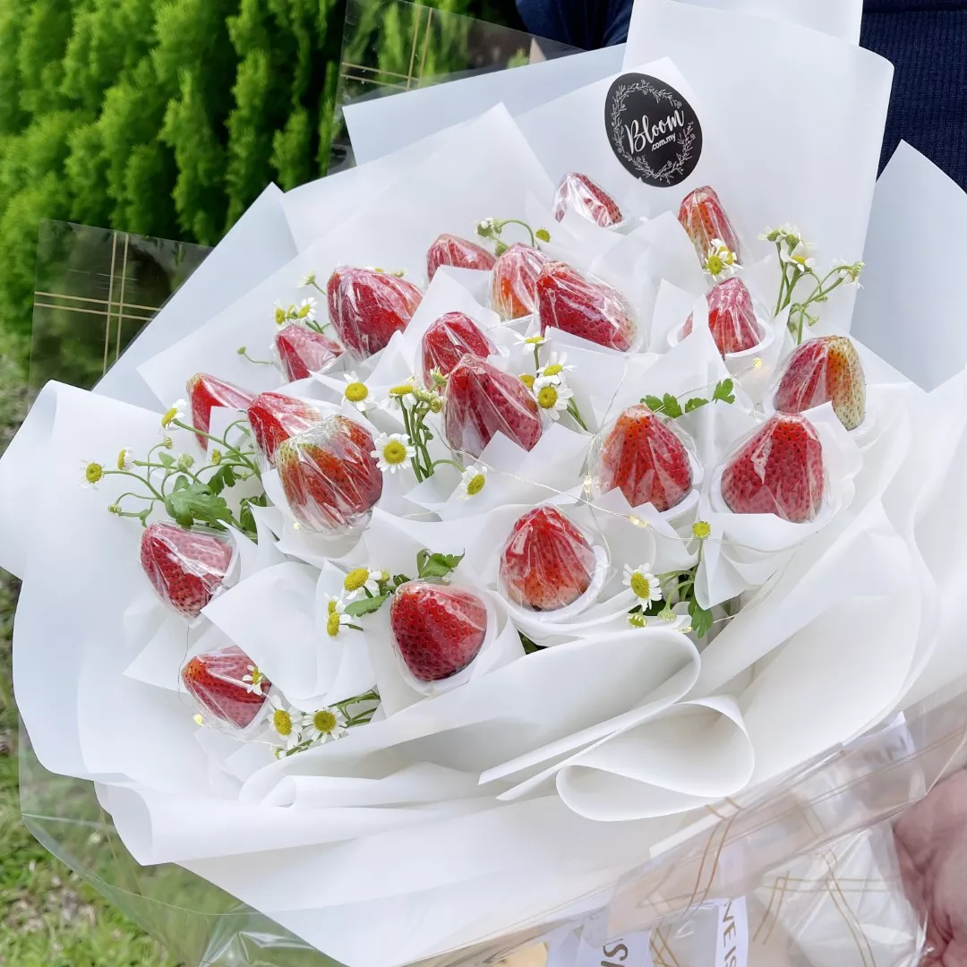 Strawberry Bouquet 01
