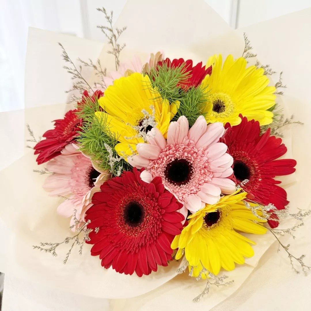 Gerbera Hand Bouquet 01